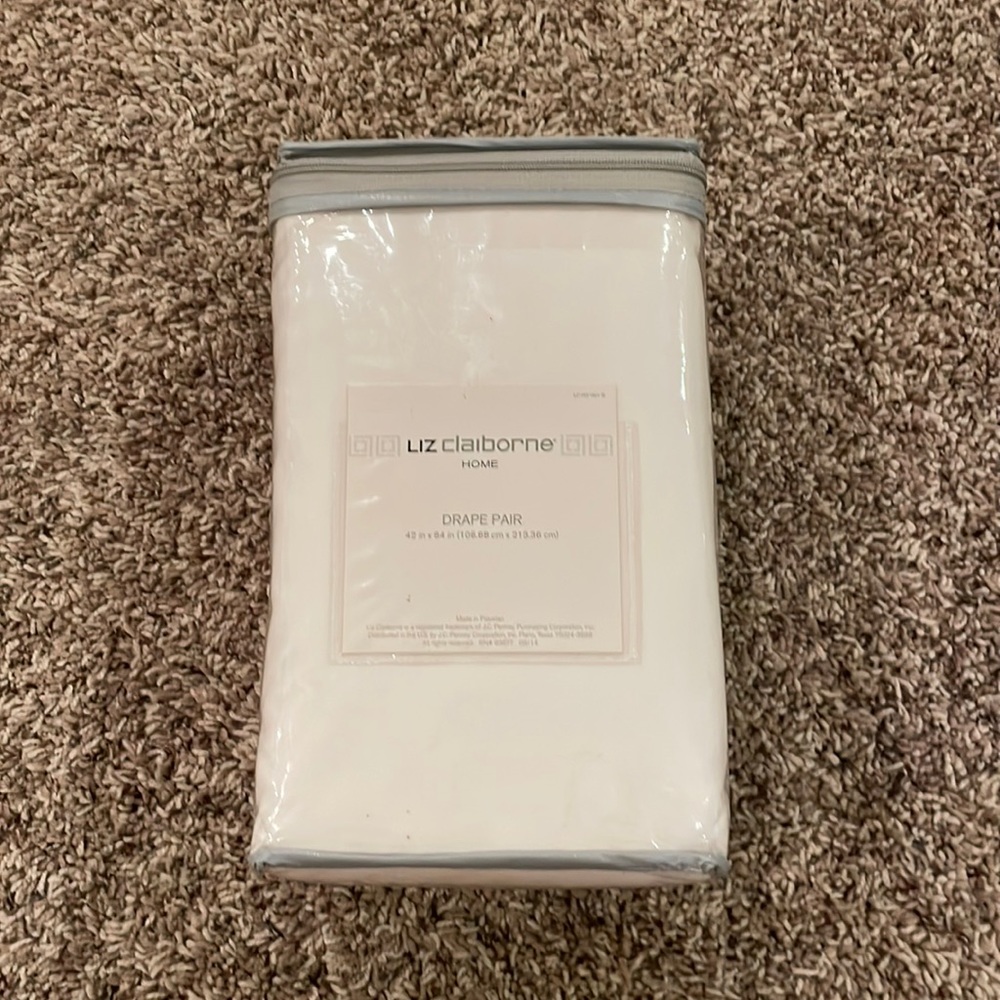 Liz Claiborne White Drape Pair